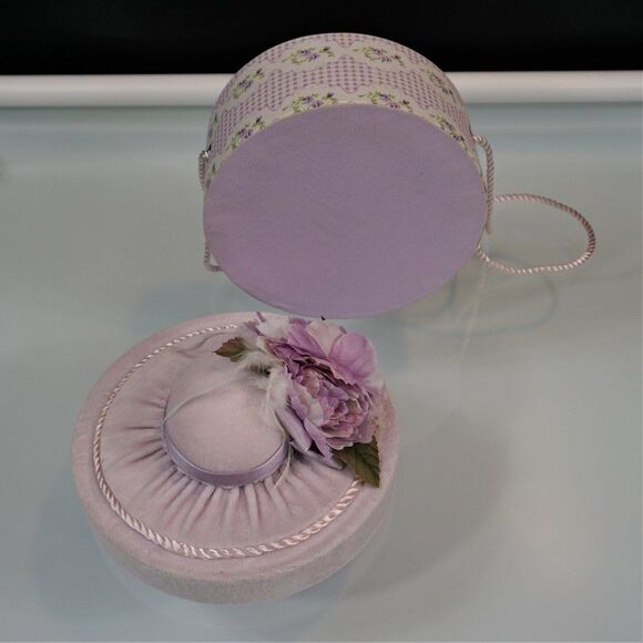 Vintage Decorative Gift Box Floral Lavender Round Keepsake Box Faux Flowers Lid - Picture 8 of 10
